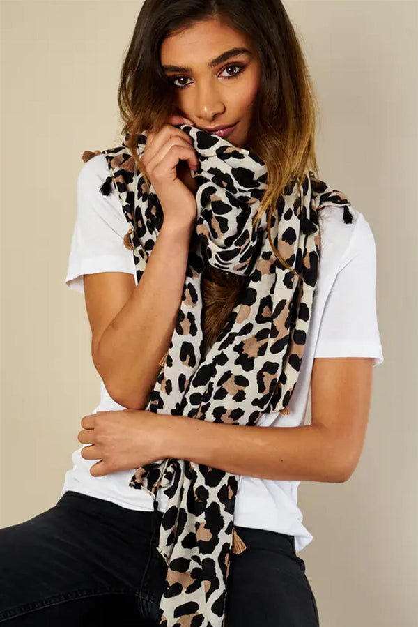 Sjaal met luipaardprint en kwastjes in beige