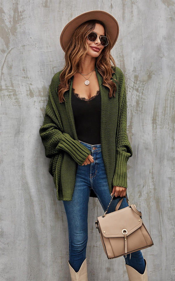 Olivgrüner Oversize-Cardigan mit groben Falten